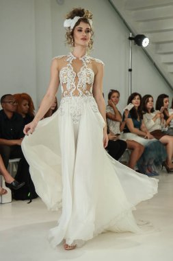 Julie Vino Havana 2018 gelinlik koleksiyonu