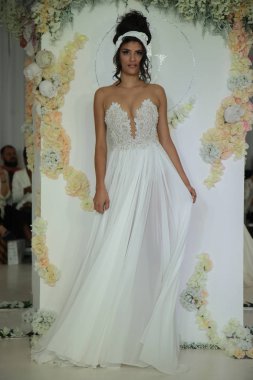 Julie Vino Havana 2018 gelinlik koleksiyonu