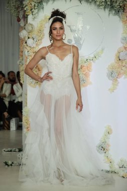 Julie Vino Havana 2018 gelinlik koleksiyonu