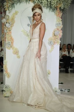 Julie Vino Havana 2018 gelinlik koleksiyonu