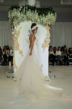 Julie Vino Havana 2018 gelinlik koleksiyonu