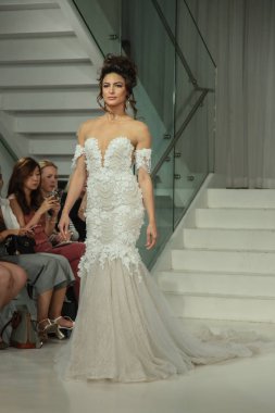 Julie Vino Havana 2018 gelinlik koleksiyonu