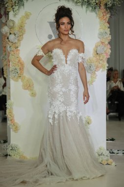  Julie Vino Havana 2018 gelinlik koleksiyonu