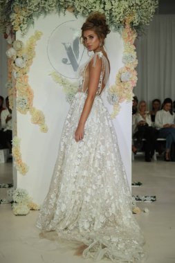  Julie Vino Havana 2018 gelinlik koleksiyonu