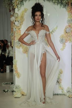  Julie Vino Havana 2018 gelinlik koleksiyonu