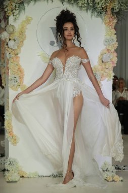  Julie Vino Havana 2018 gelinlik koleksiyonu