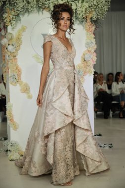  Julie Vino Havana 2018 gelinlik koleksiyonu