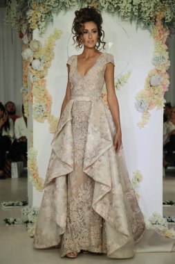  Julie Vino Havana 2018 gelinlik koleksiyonu