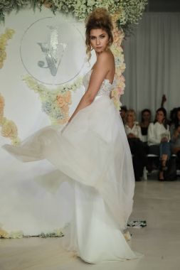  Julie Vino Havana 2018 gelinlik koleksiyonu