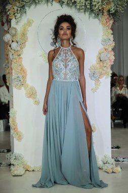  Julie Vino Havana 2018 gelinlik koleksiyonu