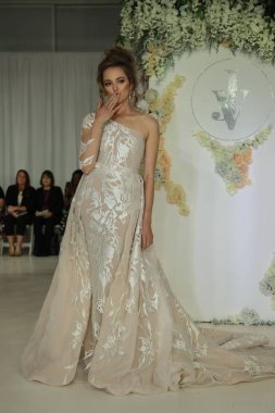  Julie Vino Havana 2018 gelinlik koleksiyonu