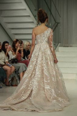  Julie Vino Havana 2018 gelinlik koleksiyonu