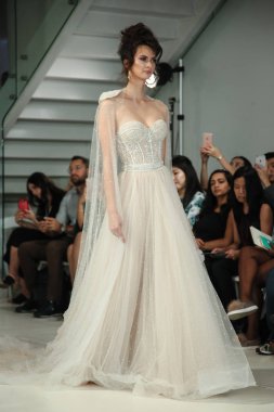  Julie Vino Havana 2018 gelinlik koleksiyonu