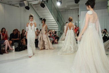  Julie Vino Havana 2018 gelinlik koleksiyonu