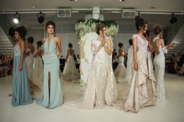 Julie Vino Havana 2018 gelinlik koleksiyonu