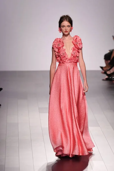 Badgley Mischka modeshow — Stockfoto