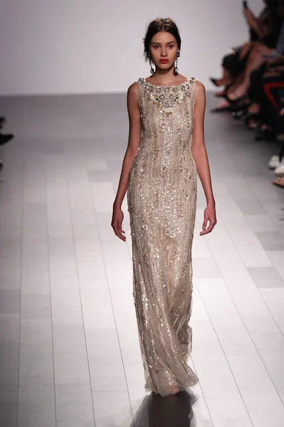 Badgley Mischka sfilata di moda — Foto Stock