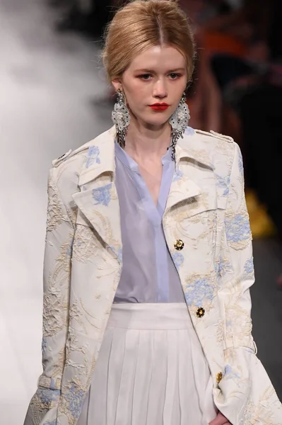 Badgley Mischka moda defilesi