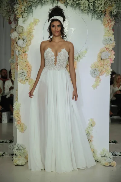 Julie Vino Havana 2018 gelinlik koleksiyonu