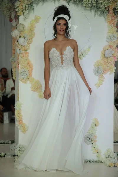 Julie Vino Havana 2018 gelinlik koleksiyonu