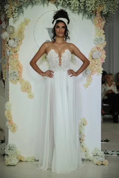 Julie Vino Havana 2018 gelinlik koleksiyonu