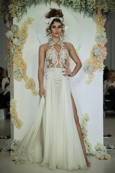 Julie Vino Havana 2018 gelinlik koleksiyonu