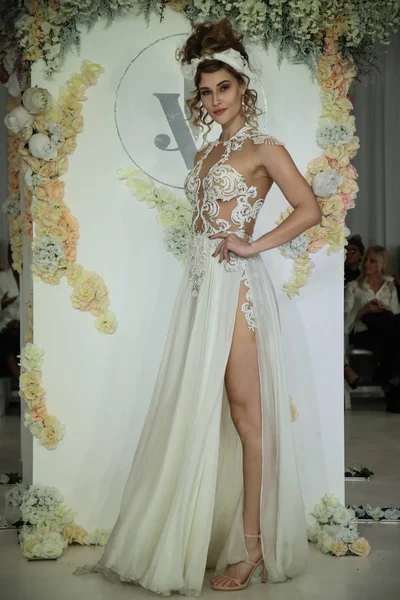 Julie Vino Havana 2018 gelinlik koleksiyonu