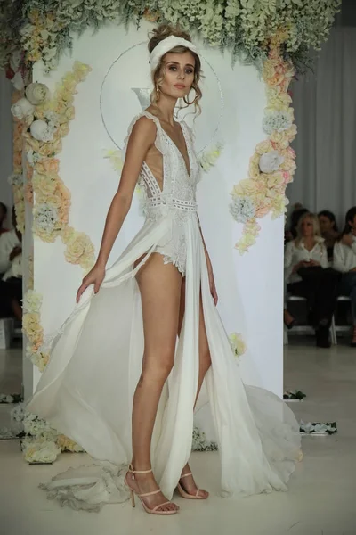 Julie Vino Havana 2018 gelinlik koleksiyonu