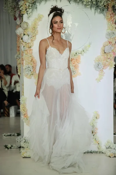 Julie Vino Havana 2018 gelinlik koleksiyonu