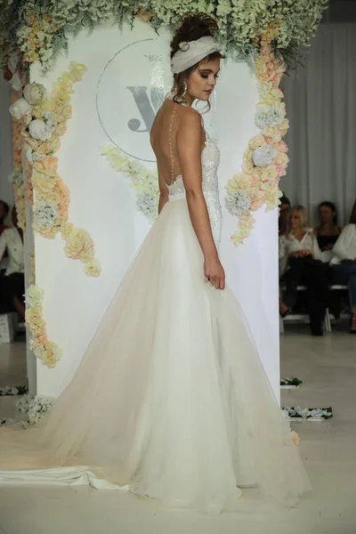 Julie Vino Havana 2018 gelinlik koleksiyonu