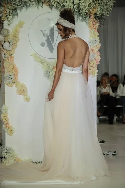 Julie Vino Havana 2018 gelinlik koleksiyonu