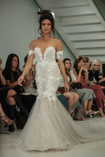 Julie Vino Havana 2018 gelinlik koleksiyonu