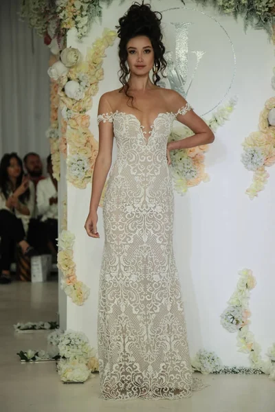 Julie Vino Havana 2018 gelinlik koleksiyonu