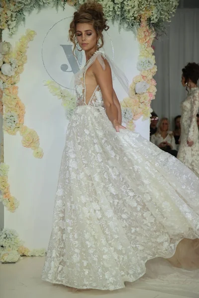  Julie Vino Havana 2018 gelinlik koleksiyonu