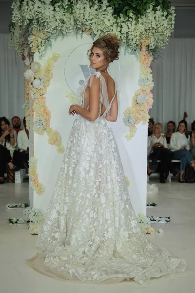  Julie Vino Havana 2018 gelinlik koleksiyonu