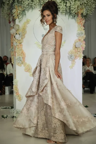  Julie Vino Havana 2018 gelinlik koleksiyonu