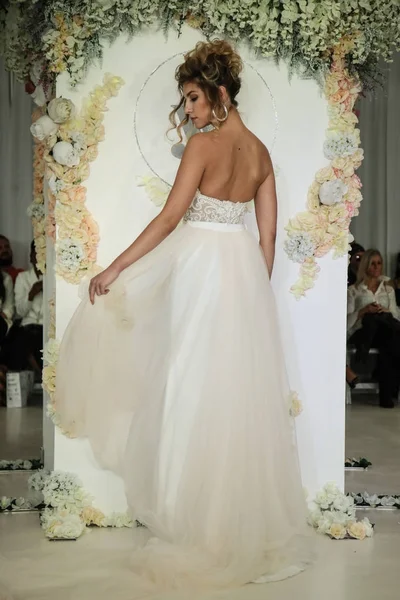  Julie Vino Havana 2018 gelinlik koleksiyonu