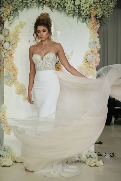  Julie Vino Havana 2018 gelinlik koleksiyonu