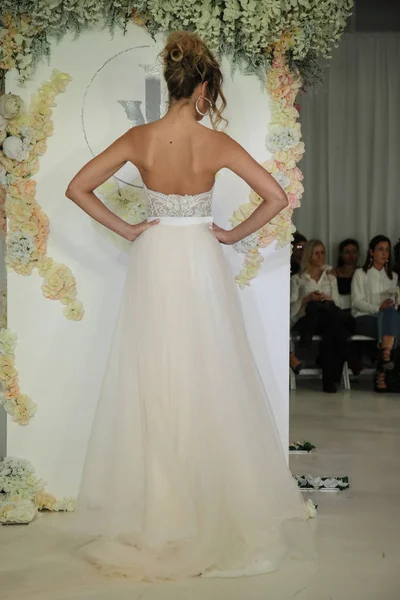  Julie Vino Havana 2018 gelinlik koleksiyonu