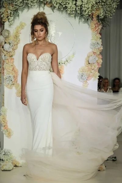  Julie Vino Havana 2018 gelinlik koleksiyonu