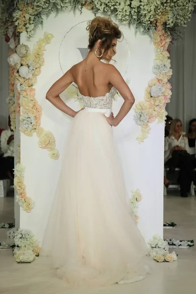  Julie Vino Havana 2018 gelinlik koleksiyonu