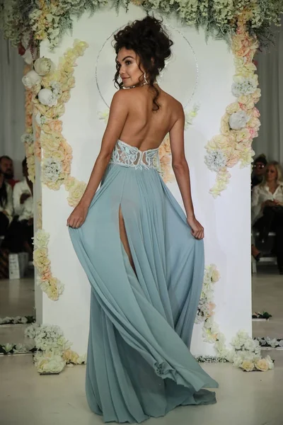  Julie Vino Havana 2018 gelinlik koleksiyonu