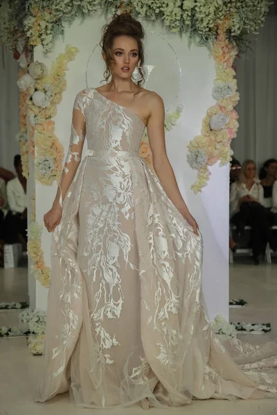  Julie Vino Havana 2018 gelinlik koleksiyonu