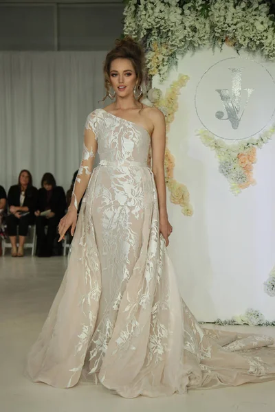  Julie Vino Havana 2018 gelinlik koleksiyonu