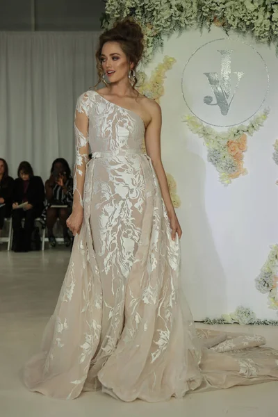  Julie Vino Havana 2018 gelinlik koleksiyonu