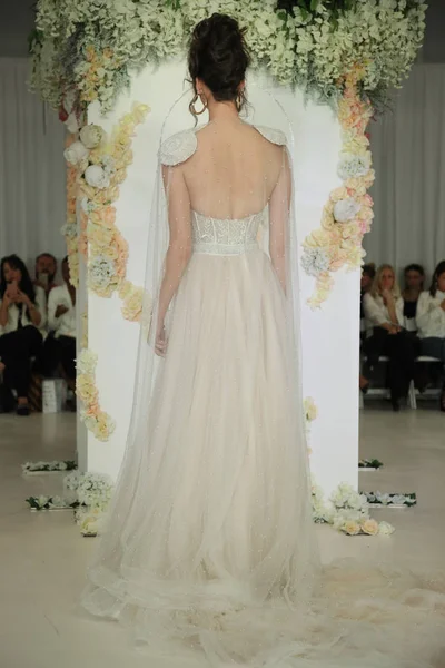  Julie Vino Havana 2018 gelinlik koleksiyonu