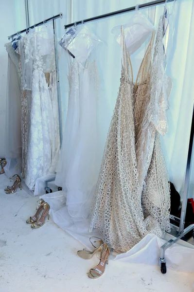 Nueva York Octubre 2017 Vestidos Entre Bastidores Antes Berta Bridal — Foto de Stock