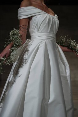 Reem Acra gelin gösteri