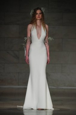Reem Acra gelin gösteri