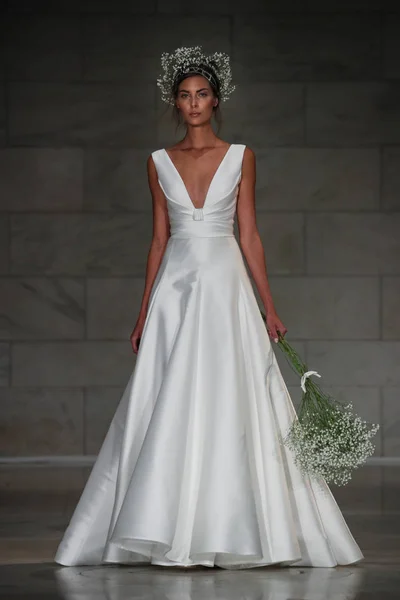 Reem Acra  Bridal show — Stock Photo, Image